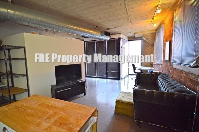 Building Photo - 380 W 200 S