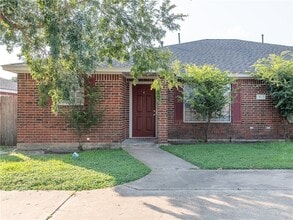 Building Photo - 1813 Sara Dr