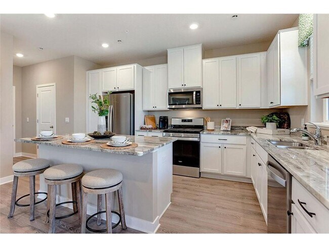 Foto del edificio - 3 br, 3 bath House - 16362 Jaffna Pl
