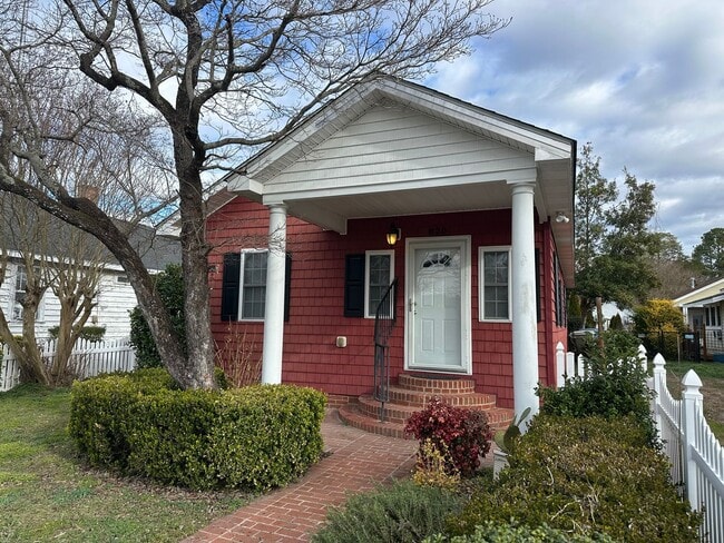 Building Photo - 2 Bed 2 Bath Fully Furnished Home