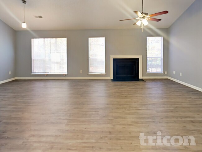 Building Photo - 424 Forest Grove Cir