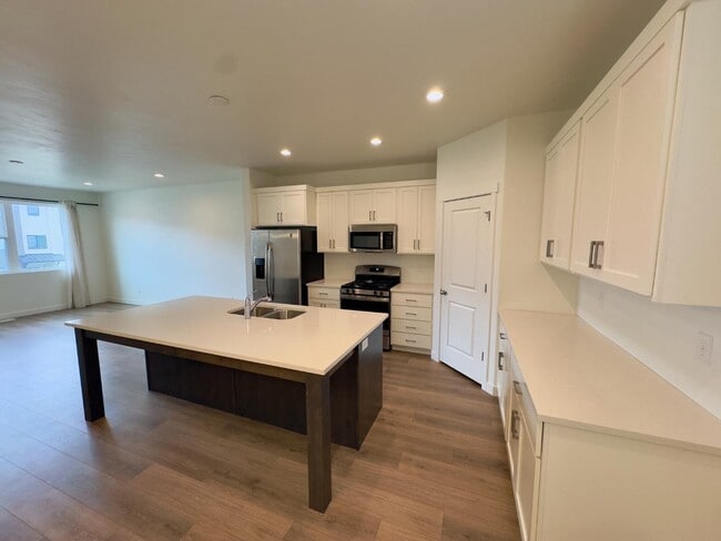 Building Photo - 442 S 900 W