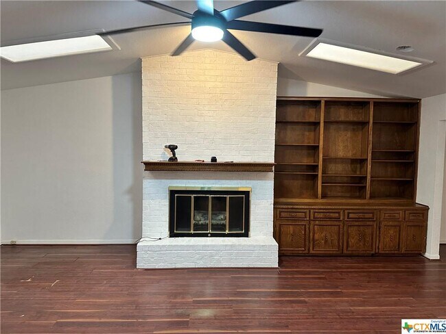Building Photo - 103 E Tanglewood Dr