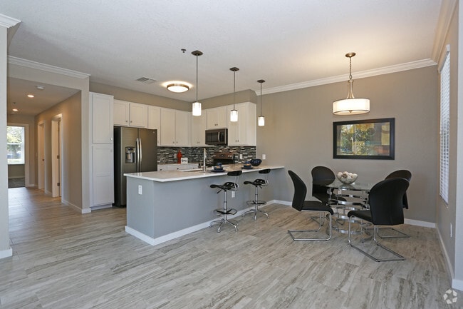 Interior Photo - The Palms @ Chesapeake