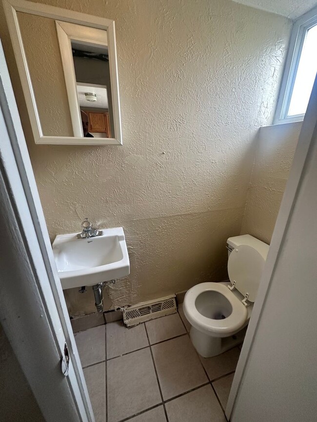 Foto del edificio - Warrensville Heights townhome