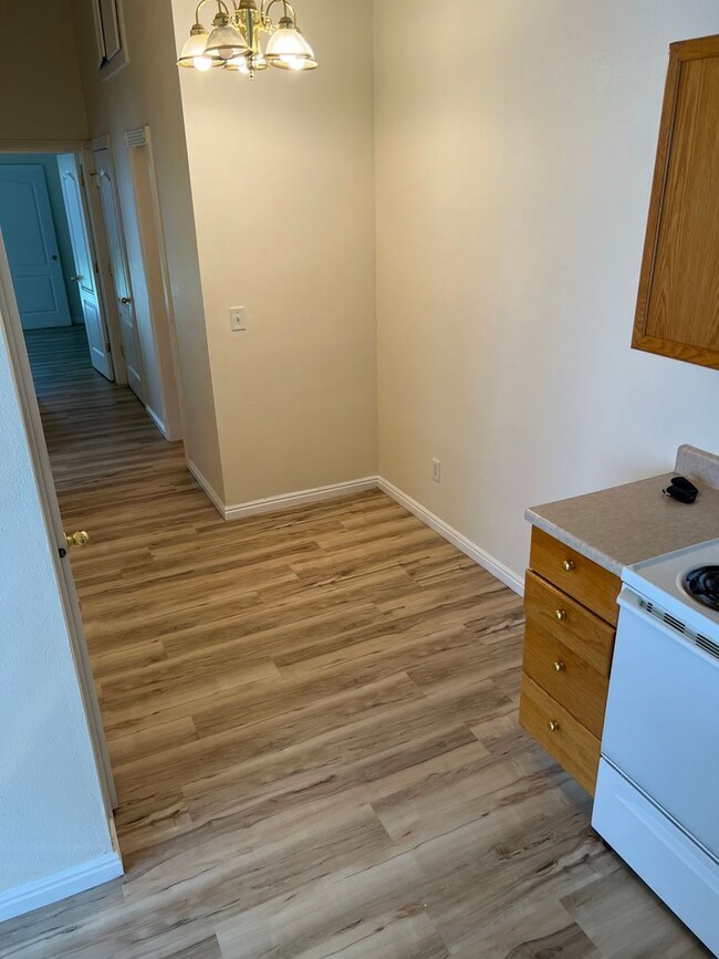 Building Photo - Holly St. - 1307/1309