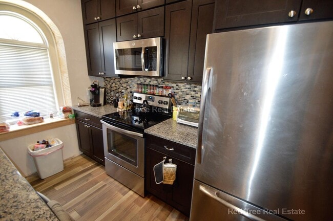 Building Photo - 25 Chester St