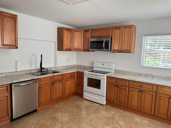 Foto del edificio - 454 SW 2nd Ave