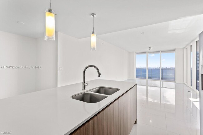 Foto del edificio - 3 br, 2.5 bath Condo - 600 NE 27th St Apt ...