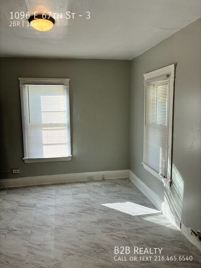 Foto del edificio - 1096 E 67th St