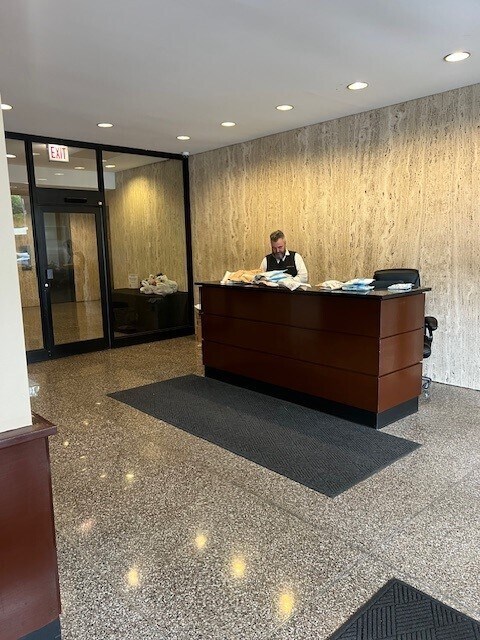Foto principal - 1850 N Clark St