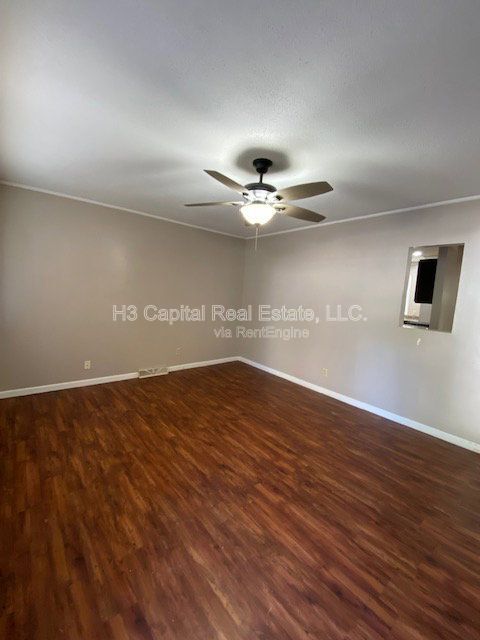 Foto del edificio - 215 Dogwood Ln