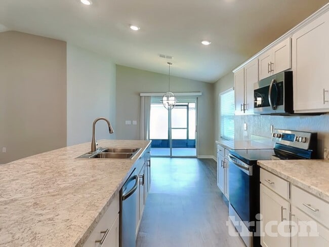 Building Photo - 579 Lorient Drive