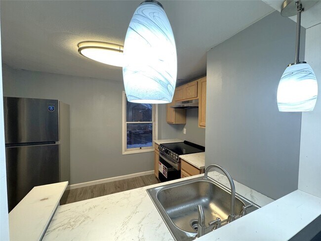 Foto del edificio - 306 Dehart Ave