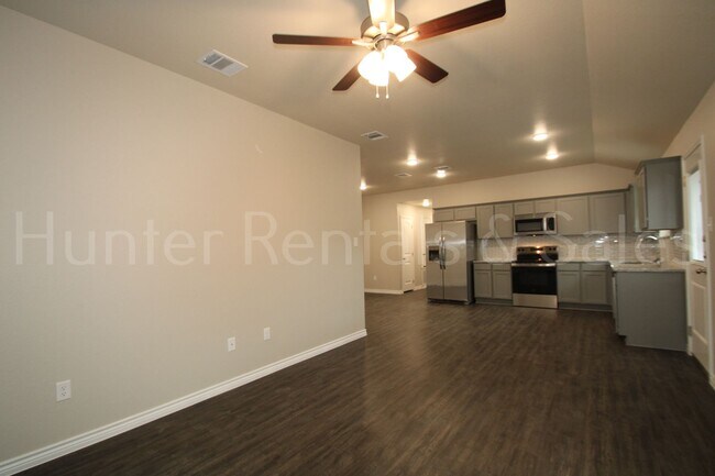 Building Photo - 505 Bonnie Dr