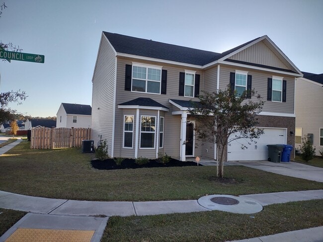 Building Photo - Fabulous Four Bedroom Home in Southeast Columbia!