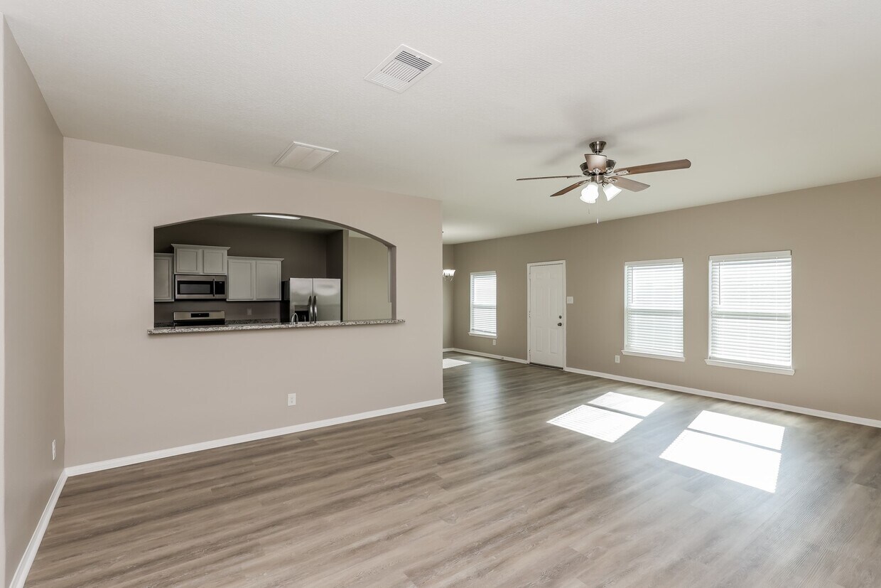 Foto principal - 5914 Golden Cove Rd