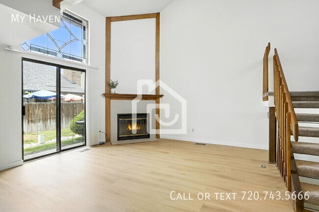 Foto del edificio - 10830 W Evans Ave