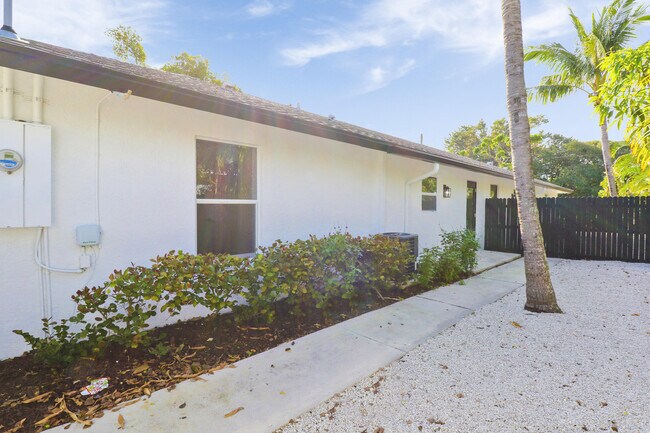 Foto del edificio - 138 SW 5th Ave