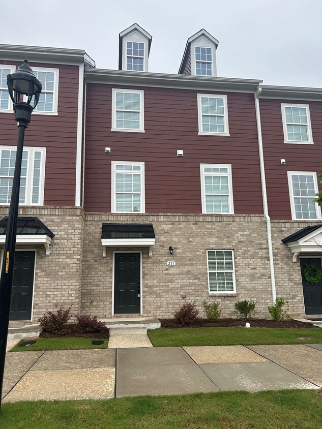Foto principal - Lovely Colvard Farms Townhouse