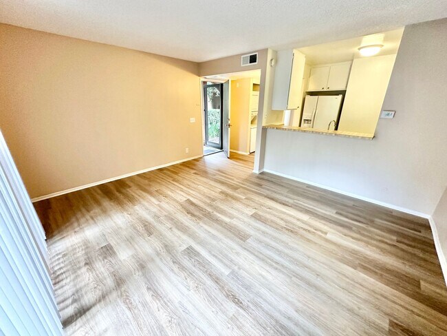 Foto del edificio - PET FRIENDLY One Bedroom Condo in a Peacef...