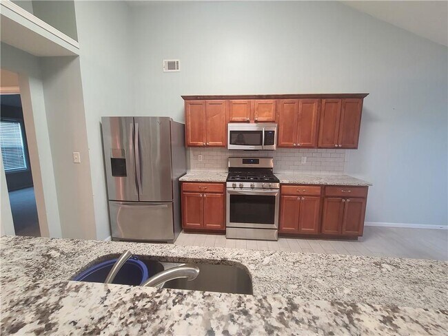 Building Photo - 2547 Weycroft Cir NE