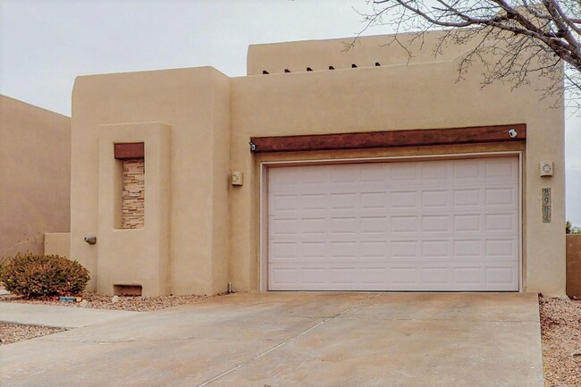 Building Photo - 8904 Desert Fox Way NE