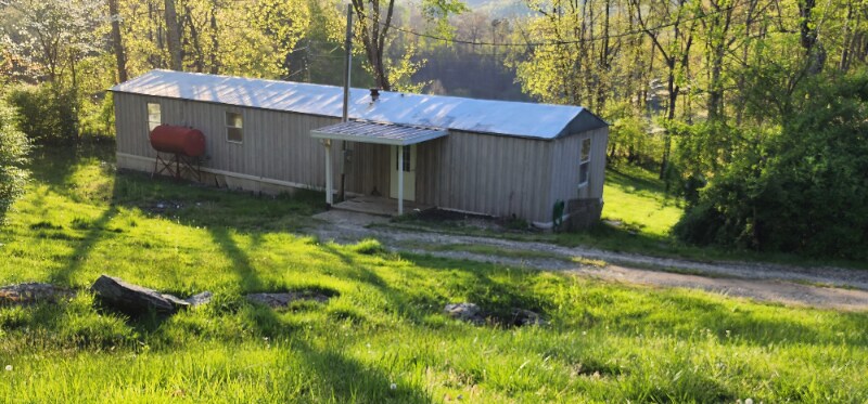 Foto principal - 89 Bud Rd