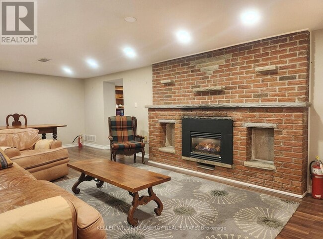 Building Photo - 737 Law St