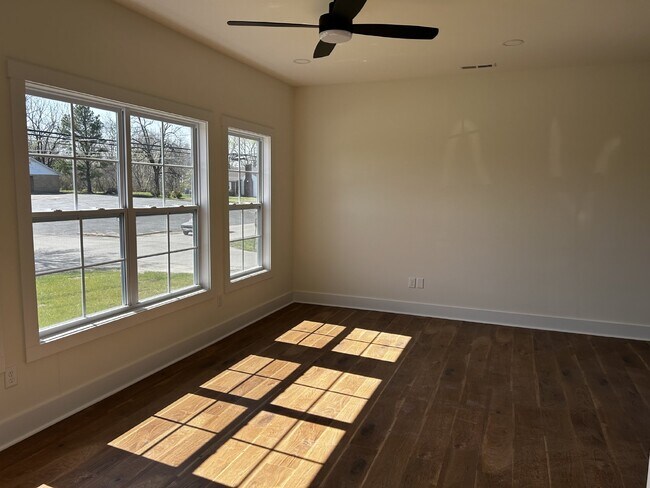 Foto del edificio - "New construction 3-Bed Oasis with Granite...