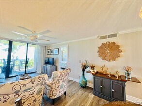 Building Photo - 7380 S Ocean Dr