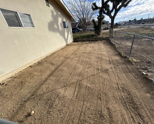 Side yard - 6375 Linda Lee Dr