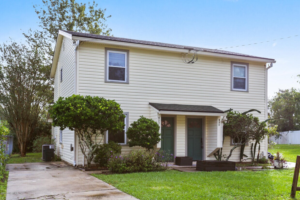 Foto principal - 927 Stocks St