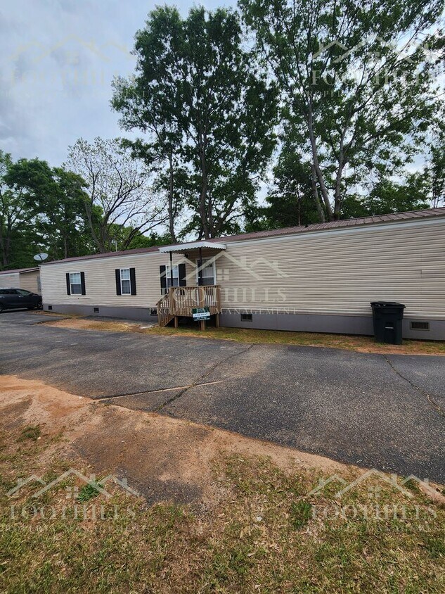 Primary Photo - 3 Bedroom Mobile Home in Anderson – Freshl...