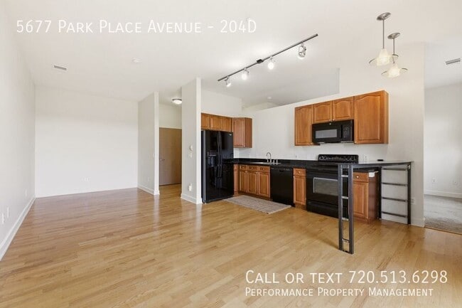 Building Photo - 5677 E Park Pl Ave
