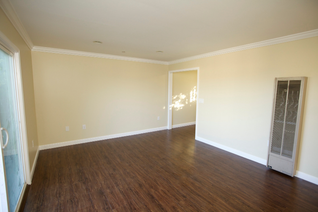 Building Photo - 128 N Humboldt St