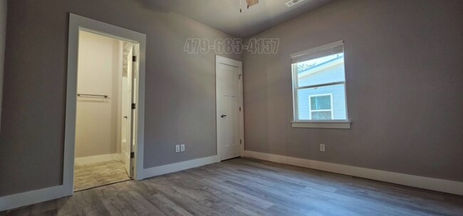 Building Photo - 204 N 7th St