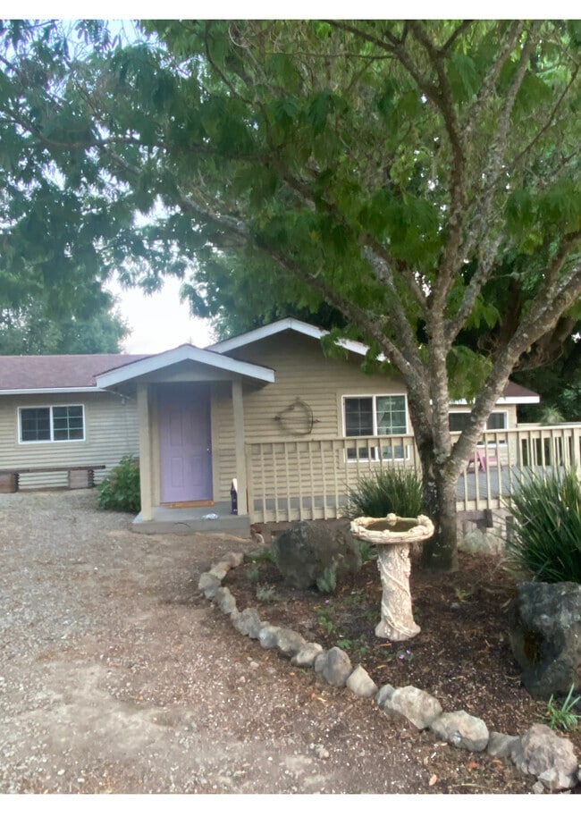 Apartments For Rent in Myers Flat, CA with Washer & Dryer 1 Rentals