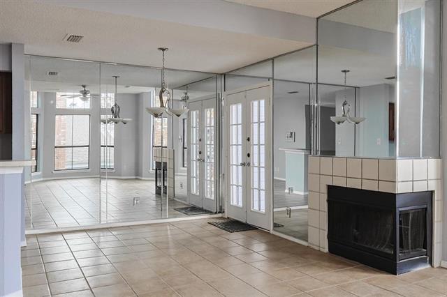 Building Photo - 3420 Country Club Dr W