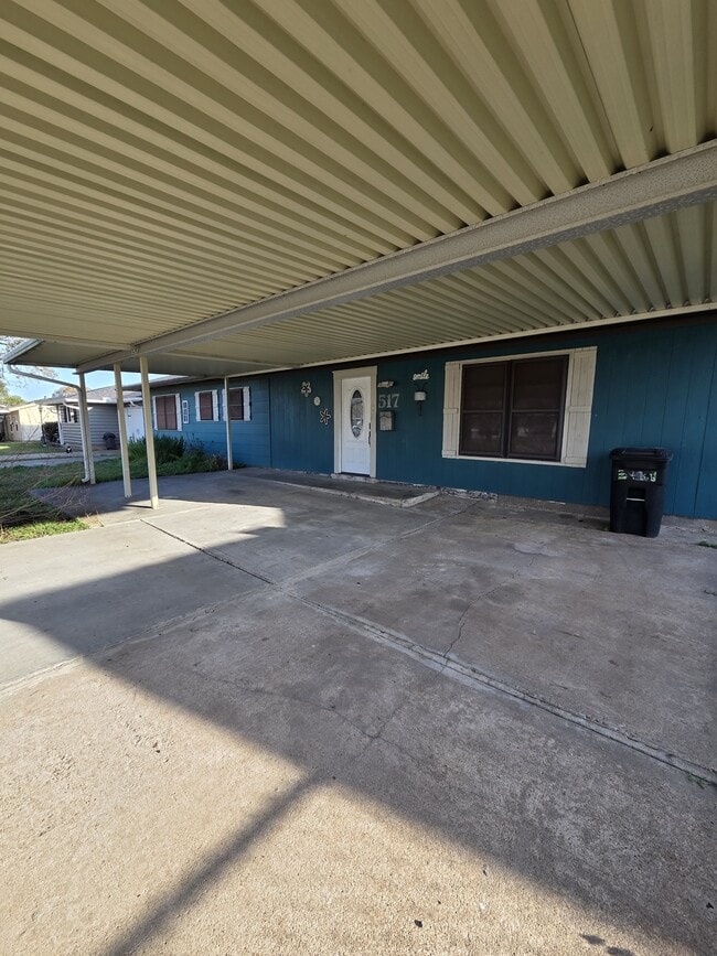 Building Photo - 517 Gist Dr