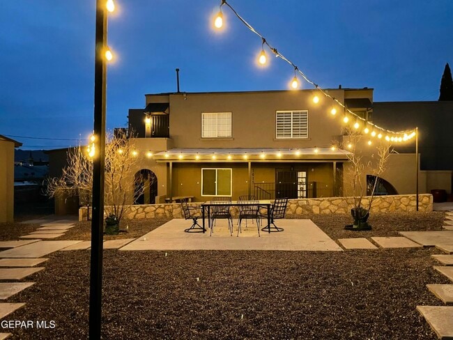 Building Photo - 1415 N Ochoa St