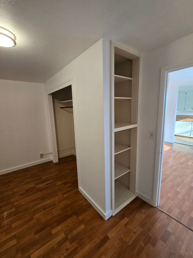 Foto del edificio - 2439 Sherman Ave