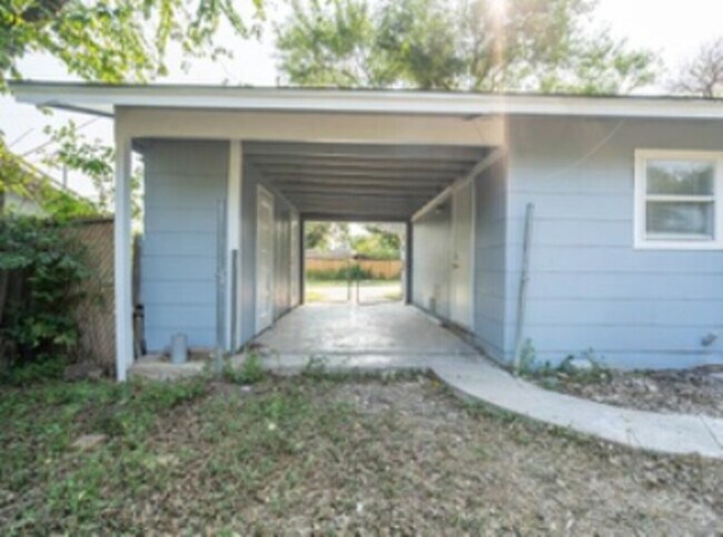 Building Photo - 2507 Gunsmoke, San Antonio, TX 78227