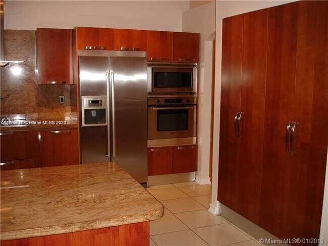 Foto del edificio - 16580 NW 1st St