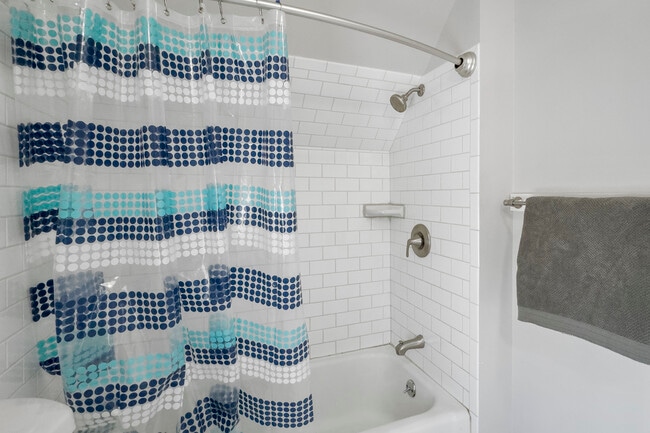 Building Photo - 87 Pleasant St