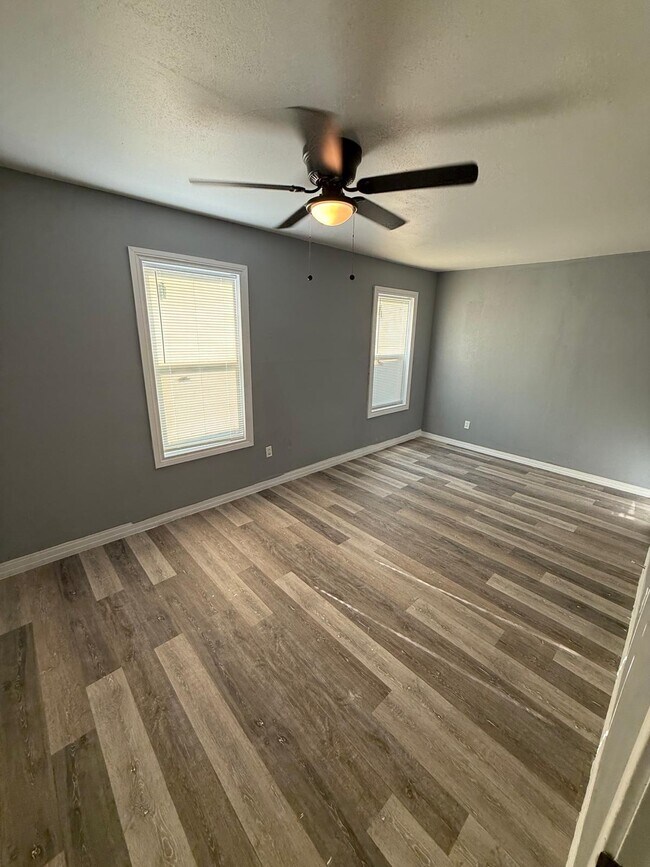 Building Photo - 1505 28th St