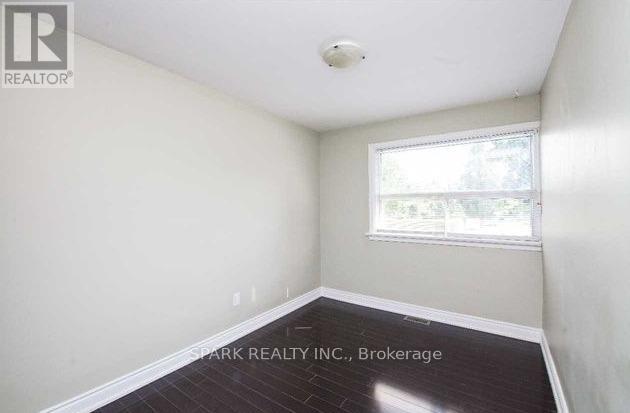 Building Photo - 27 Erlesmere Ave