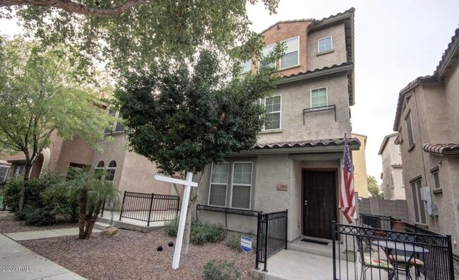 Foto del edificio - 2004 N 78th Ave