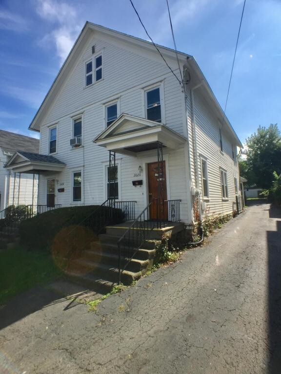 Primary Photo - 2026 Margaret Ave