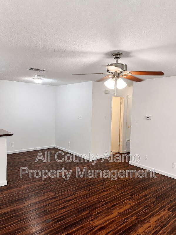 Building Photo - 8922 Emerald Spring